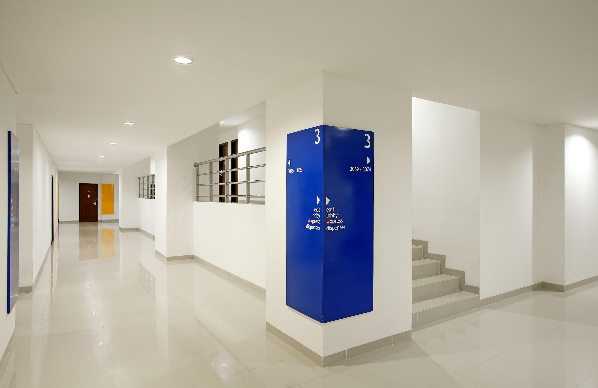 Amaris Hotel Seasons City Jakarta Exterior photo