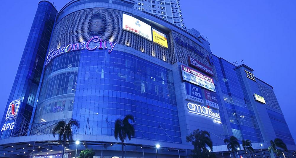 Amaris Hotel Seasons City Jakarta Exterior photo