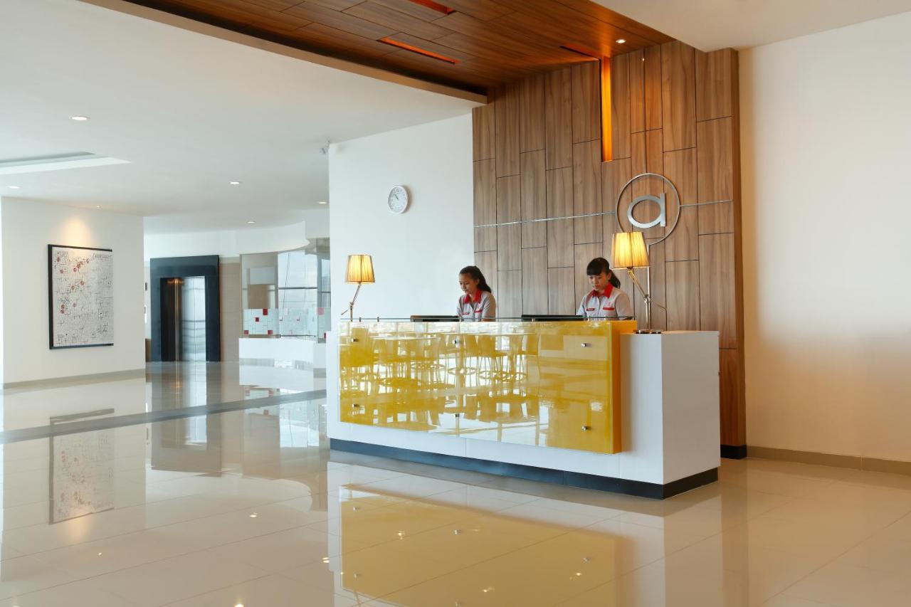 Amaris Hotel Seasons City Jakarta Exterior photo