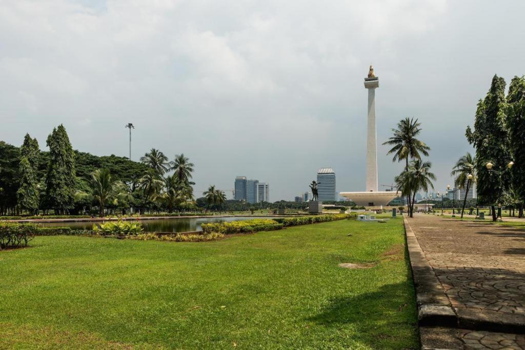 Amaris Hotel Seasons City Jakarta Exterior photo